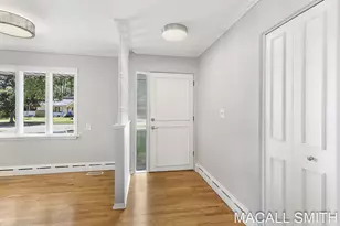 339 Wildwood Dr, Holland, MI 49423 - Photo 3