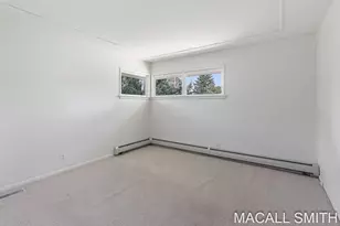 339 Wildwood Dr, Holland, MI 49423 - Photo 13