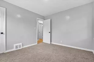19953 Regent Dr, Detroit, MI 48205 - Photo 15