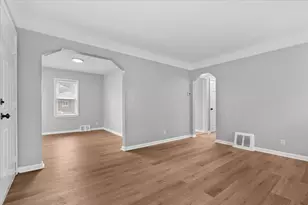 19953 Regent Dr, Detroit, MI 48205 - Photo 5