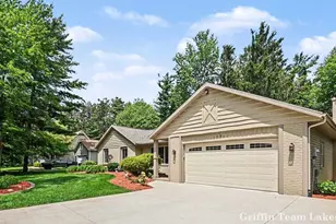 15911 Fendt Farm Dr, Holland, MI 49424 - Photo 3