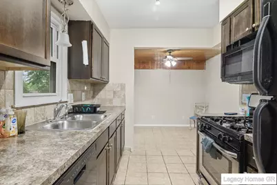 4250 Illinois Avenue SW, Wyoming, MI 49509 - Photo 3