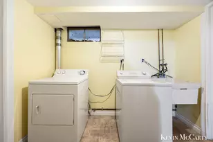 2722 Vassar Dr SE, Grand Rapids, MI 49506 - Photo 25