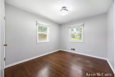 2722 Vassar Drive SE, Grand Rapids, MI 49506 - Photo 17