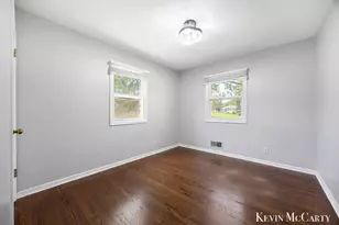 2722 Vassar Dr SE, Grand Rapids, MI 49506 - Photo 17