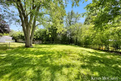 2722 Vassar Drive SE, Grand Rapids, MI 49506 - Photo 33