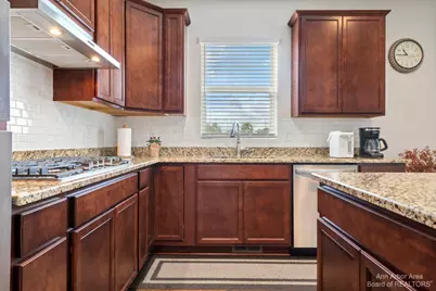 638 Holmdale Way, Ann Arbor, MI 48108 - Photo 7