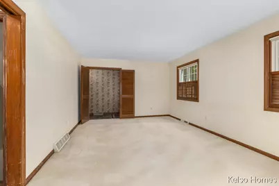 1641 Saginaw Road SE, Grand Rapids, MI 49506 - Photo 5
