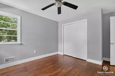 19 N Division Avenue, Holland, MI 49424 - Photo 11