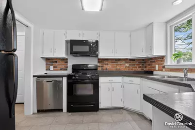 19 N Division Avenue, Holland, MI 49424 - Photo 9