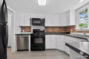 19 N Division Ave, Holland, MI 49424 - Photo 9