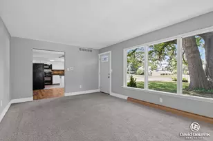 19 N Division Ave, Holland, MI 49424 - Photo 5