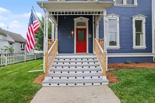 302 E Court St, Ludington, MI 49431 - Photo 5