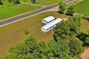 9479 N Bailey Rd, Howard City, MI 49329 - Photo 13