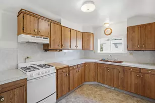 110 E Summit St, Greenville, MI 48838 - Photo 17