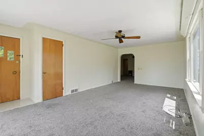 110 E Summit Street, Greenville, MI 48838 - Photo 9