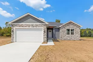 10 Gady Pines Dr, Adrian, MI 49221 - Photo 1