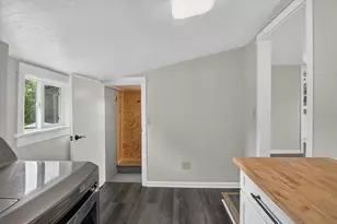 245 E South St, Hillsdale, MI 49242 - Photo 23