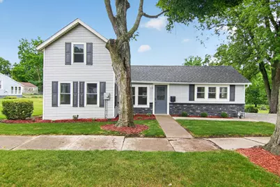 245 E South Street, Hillsdale, MI 49242 - Photo 1