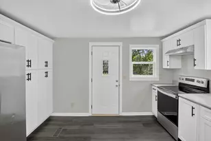245 E South St, Hillsdale, MI 49242 - Photo 5
