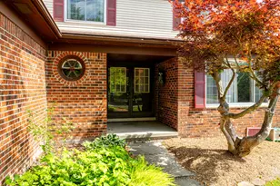 45692 Holmes Dr, Canton, MI 48187 - Photo 3