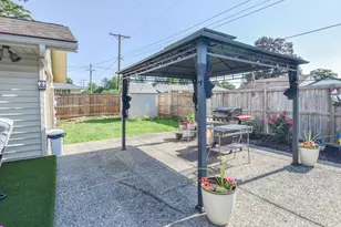 210 Maplecrest St, Sturgis, MI 49091 - Photo 5