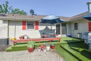 210 Maplecrest St, Sturgis, MI 49091 - Photo 3