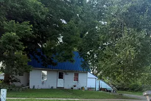 327 E Main St, Vermontville, MI 49096 - Photo 3