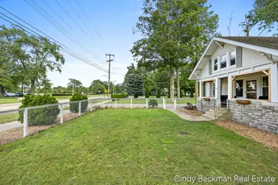368 E 24th Street, Holland, MI 49423 - Photo 3