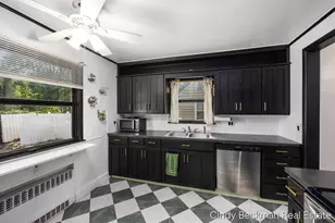 368 E 24th St, Holland, MI 49423 - Photo 9