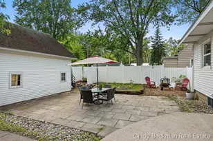 368 E 24th St, Holland, MI 49423 - Photo 21