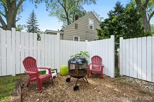 368 E 24th St, Holland, MI 49423 - Photo 25