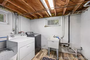 368 E 24th St, Holland, MI 49423 - Photo 19