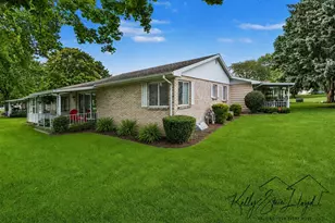 5705 Leisure S Dr SE, Grand Rapids, MI 49548 - Photo 3