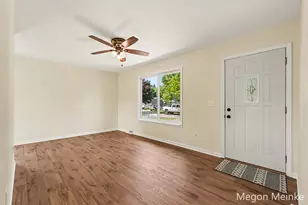 809 E Grant St, Greenville, MI 48838 - Photo 9