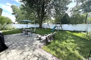 39889 Coronation Rd, Canton, MI 48188 - Photo 9