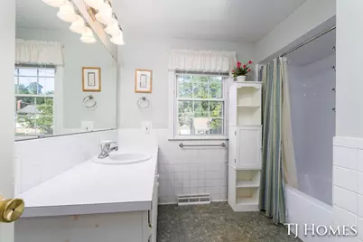 8 Wallinwood Avenue NE, Grand Rapids, MI 49503 - Photo 25