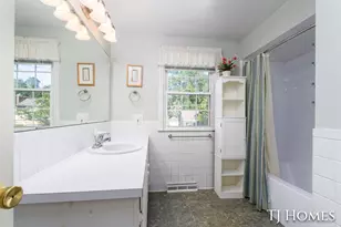 8 Wallinwood Ave NE, Grand Rapids, MI 49503 - Photo 25