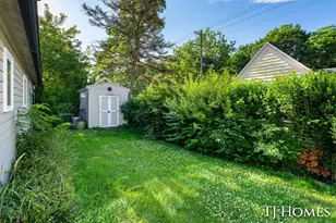 8 Wallinwood Ave NE, Grand Rapids, MI 49503 - Photo 33