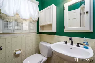 8 Wallinwood Ave NE, Grand Rapids, MI 49503 - Photo 17