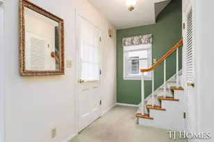 8 Wallinwood Ave NE, Grand Rapids, MI 49503 - Photo 7