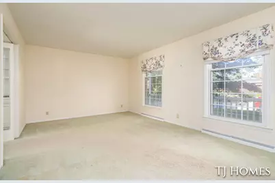 8 Wallinwood Avenue NE, Grand Rapids, MI 49503 - Photo 9