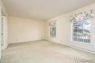 8 Wallinwood Ave NE, Grand Rapids, MI 49503 - Photo 9