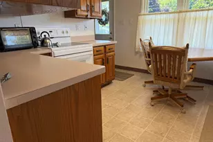 1511 Kensington Dr, Jackson, MI 49203 - Photo 3