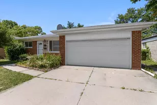26711 Masch Dr, Warren, MI 48091 - Photo 3