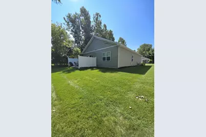 418 W Ellen Street, Fenton, MI 48430 - Photo 7