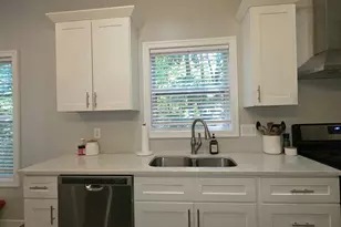 418 W Ellen St, Fenton, MI 48430 - Photo 17