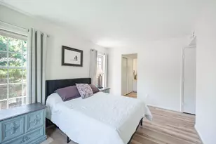 2545 Abbington Dr SE, Grand Rapids, MI 49506 - Photo 9