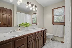 2274 Stowevalley Dr SE, Grand Rapids, MI 49508 - Photo 31