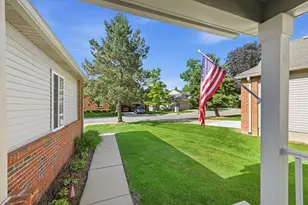 2598 Woodcliff Trail, Hartland, MI 48353 - Photo 37